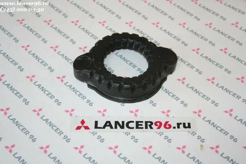 Задняя проставка mitsubishi. Mitsubishi 4140a018. опора задней пружины аутлендер xl. опора пружины лансер 9. 4140a018 прокладка пружины.