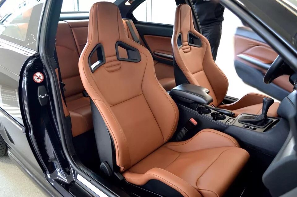 Кресло bmw m5. Recaro Sportster CS BMW. Кресла спорт рекаро BMW e90. Recaro m3 e46. БМВ м5 ковши.