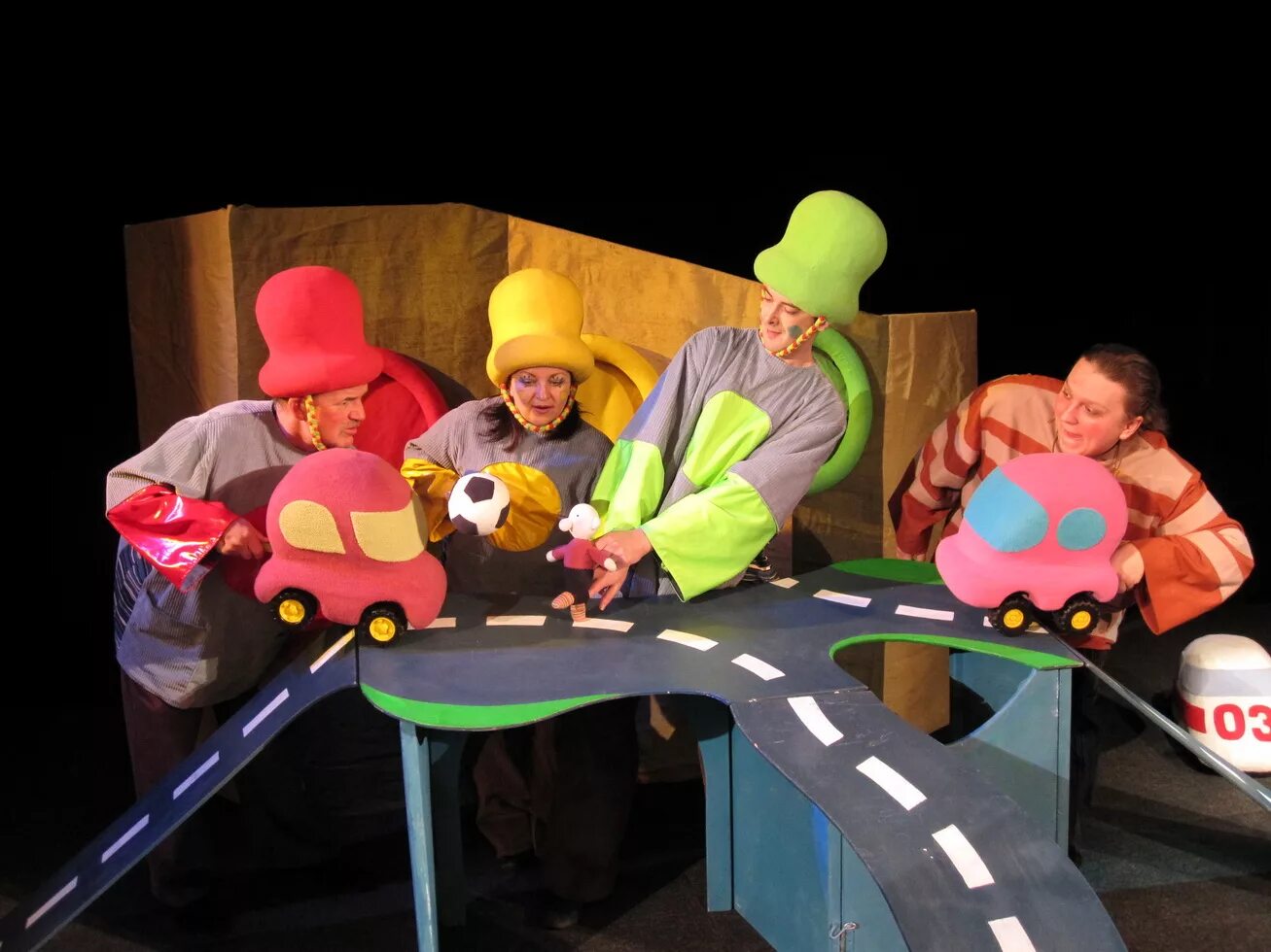 новогодний спектакль с золушкой. приключения на дороге кукольный театр рязань. театральная афиша. спектакль мальчиш кибальчиш в школьном театре для детей. детский театр спб.