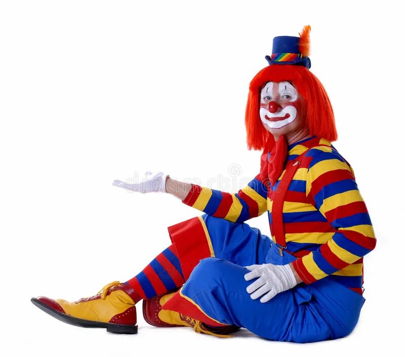 Сидящий клоун. Клоун сидит. Клоун сидит на стуле. Клоун держит в руках клоуна.