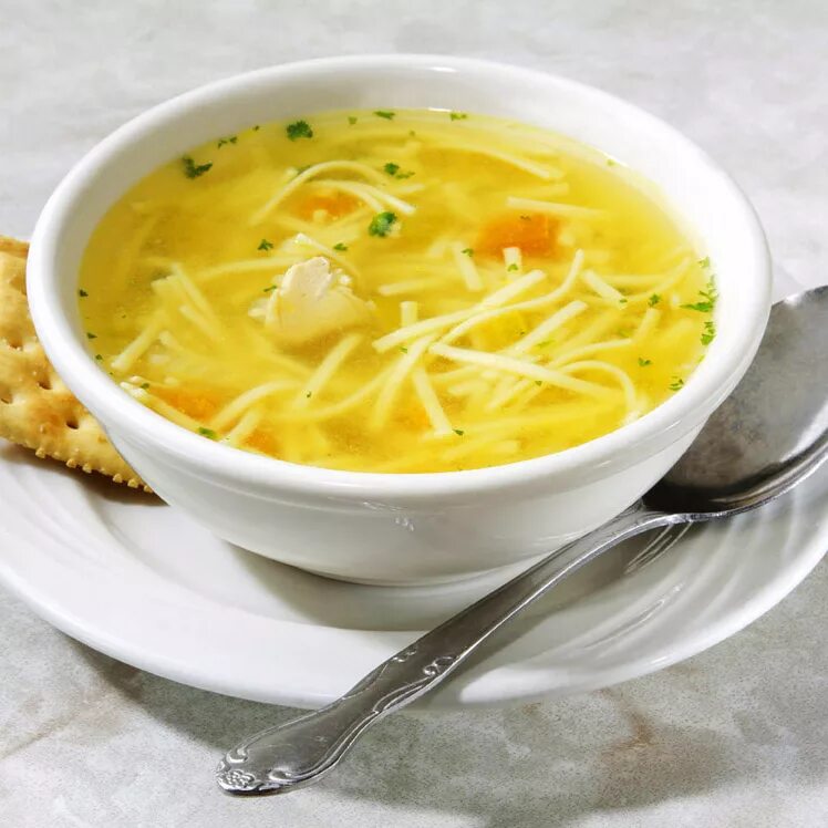 Супчик с лапшой. Суп куриный вермишелевый. Суп картофельный с макаронными изделиями. Суп лапша по казачьи. Куриный суп с лапшой.