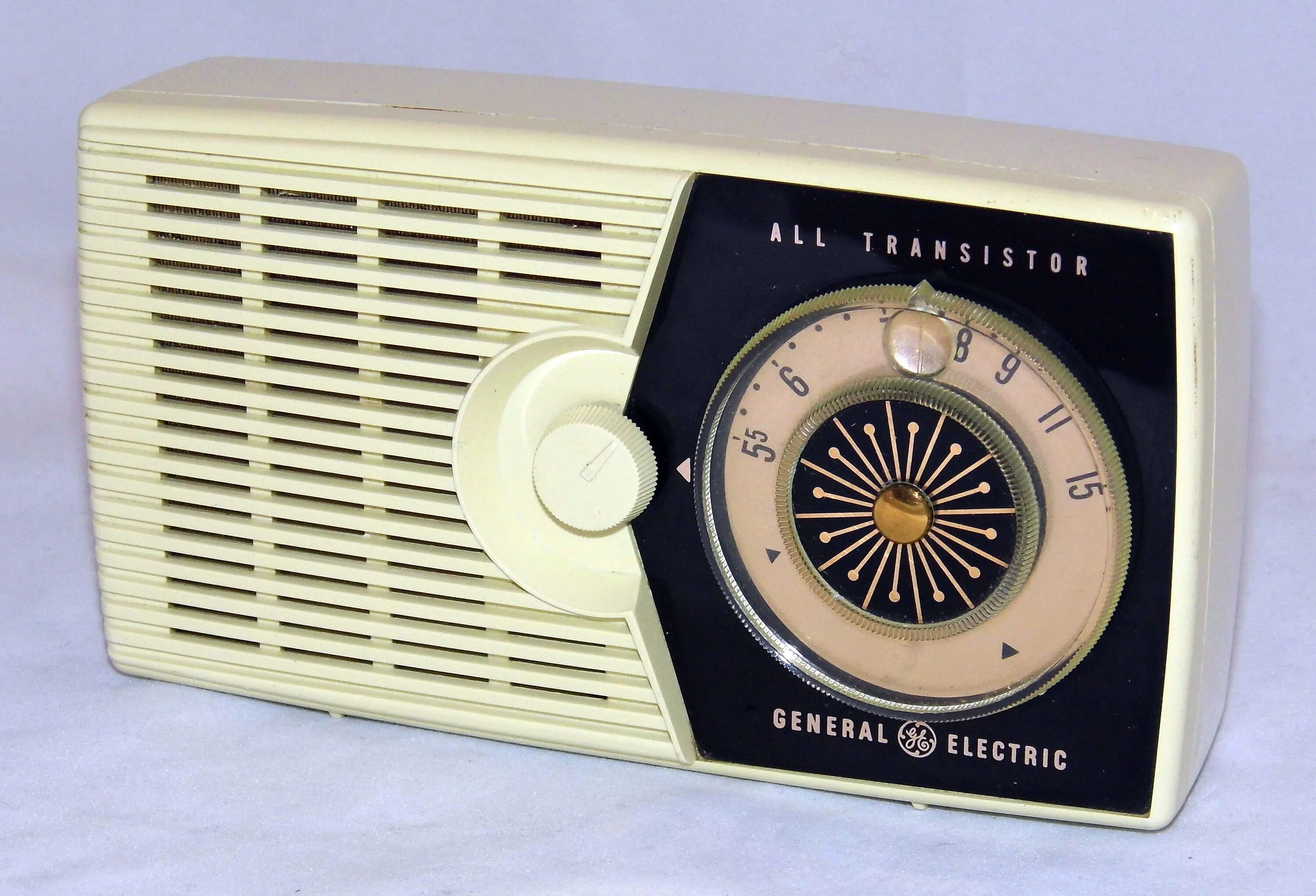 Радиоприемник General Electric. General Electric 1960. Радиоприемник 1959 года. Транзистор радио. Radio model