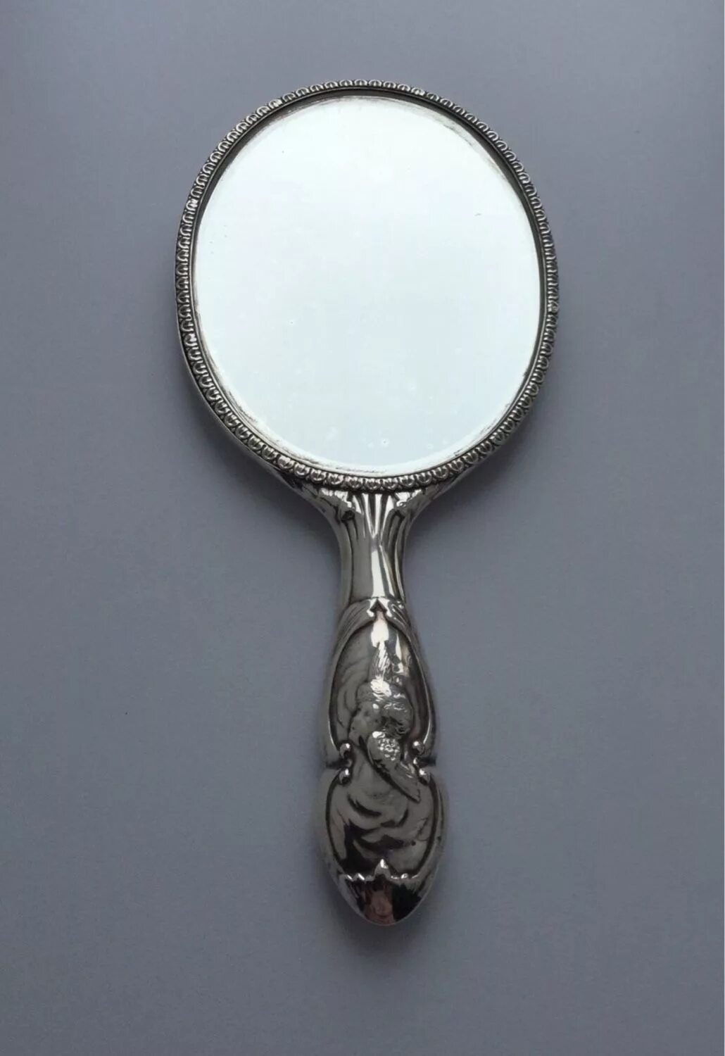 Антикварное серебро зеркало Cesa. Зеркало ручное. Винтажное ручное зеркало. Старинное зеркальце.