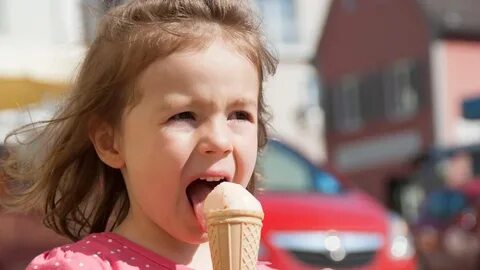 Erstes rasches Lecken" erlaubt - skurrile Eisdielenvorschrift in Niede...