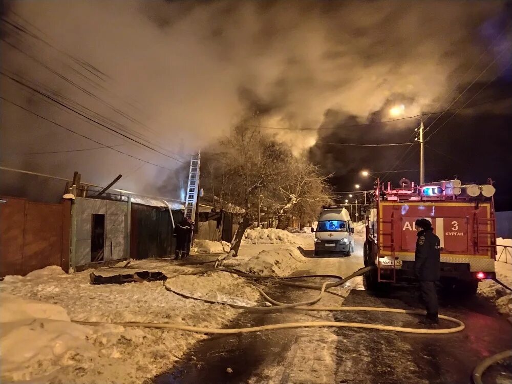 Сгорел северный. Курган пожар улица Добролюбова. Пожар в Кургане вчера в Восточном. Пожар в Кургане сейчас. Пожар в Кургане вчера.