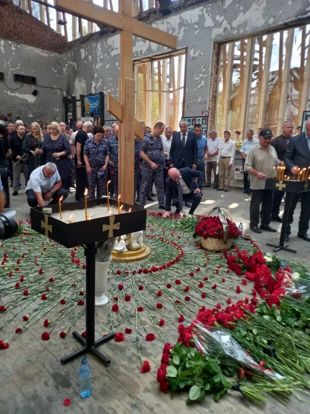 Школа беслан теракт сколько погибло детей. Беслан школа 1 сентября.