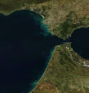 Гибралтарский пролив соединяет какие