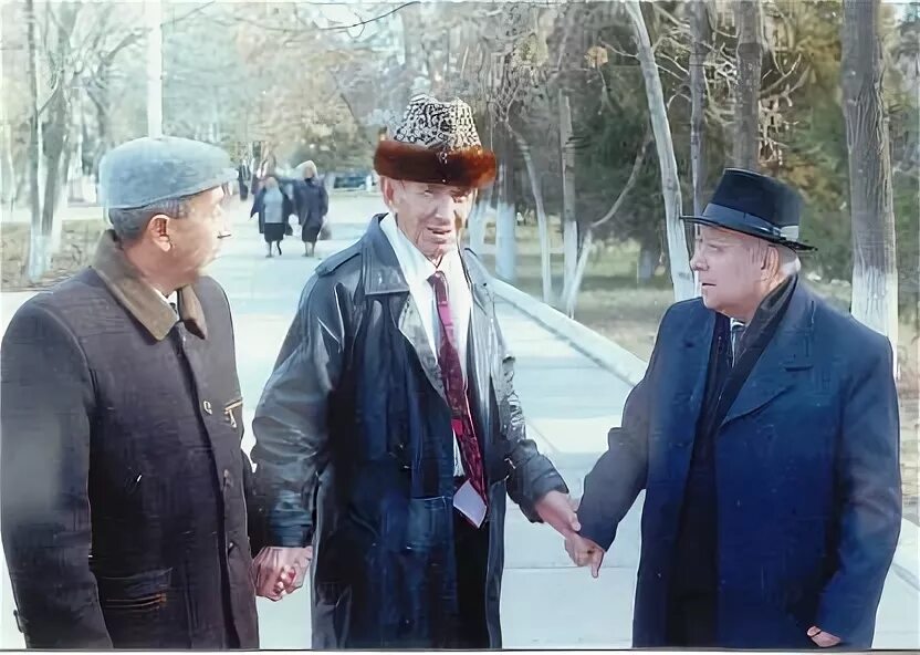 Ragheb moh bonu. Тўра сулаймон. To`ra sulaymon hayoti va ijodi. Ragheb to ro ke didam. To ra.