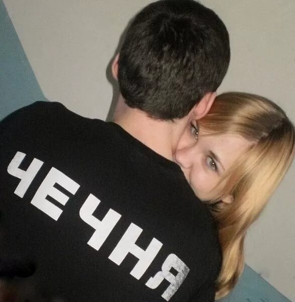 Русский мужик снял русскую девочку