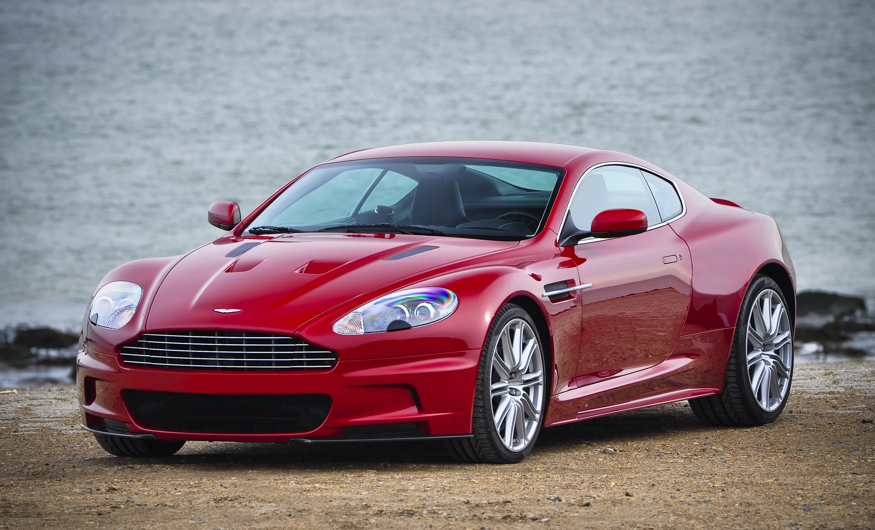 Aston Martin v12 Red. Aston Martin DBS v12.