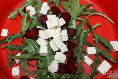 Свекла с рукколой и брынзой