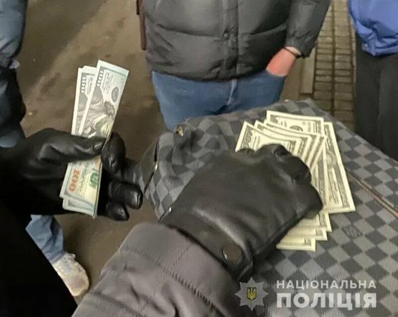 Лицо передающее взятку