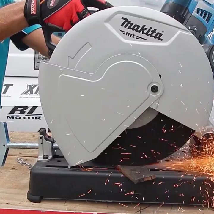 Абразивные пилы. M2401 Makita. Торцовка по металлу Макита. Makita m2400. Makita MT m2400.