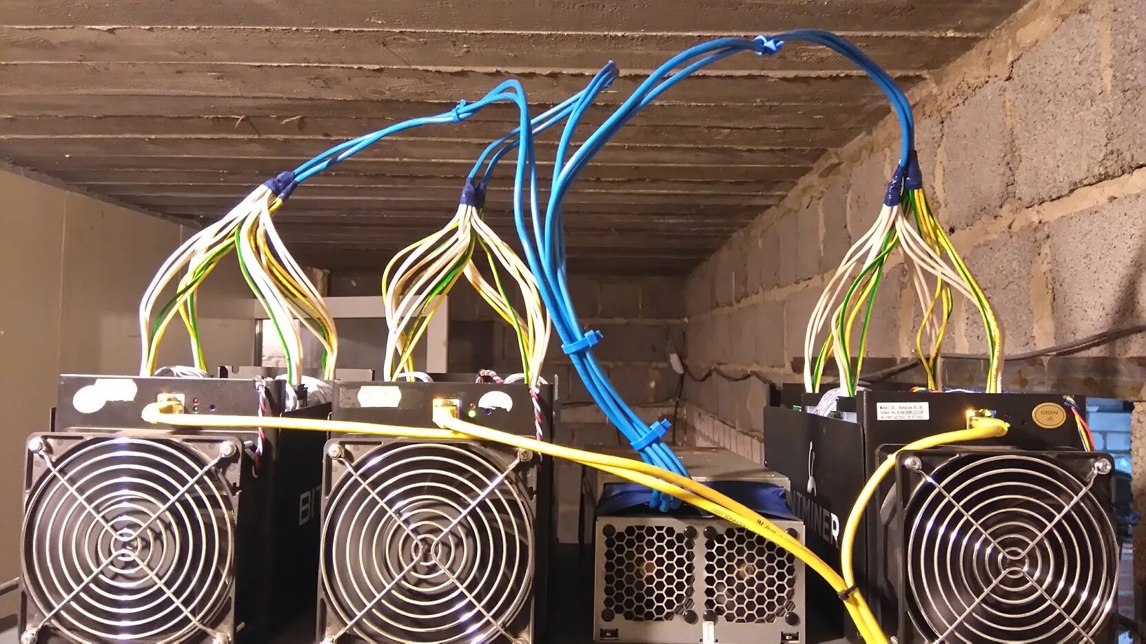 Как закрепить блок. 2500w блок питания серверный l3+. ahf 2dc 2100. охлаждение серверного корпуса. серверный блок питания для автозвука.