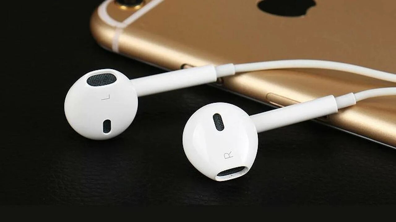 Какие наушники для айфона. Apple Earpods (Lightning). Наушники Apple Earpods 3.5. Наушники Apple Earpods с разъёмом Lightning. Apple Earpods with Lightning Connector.