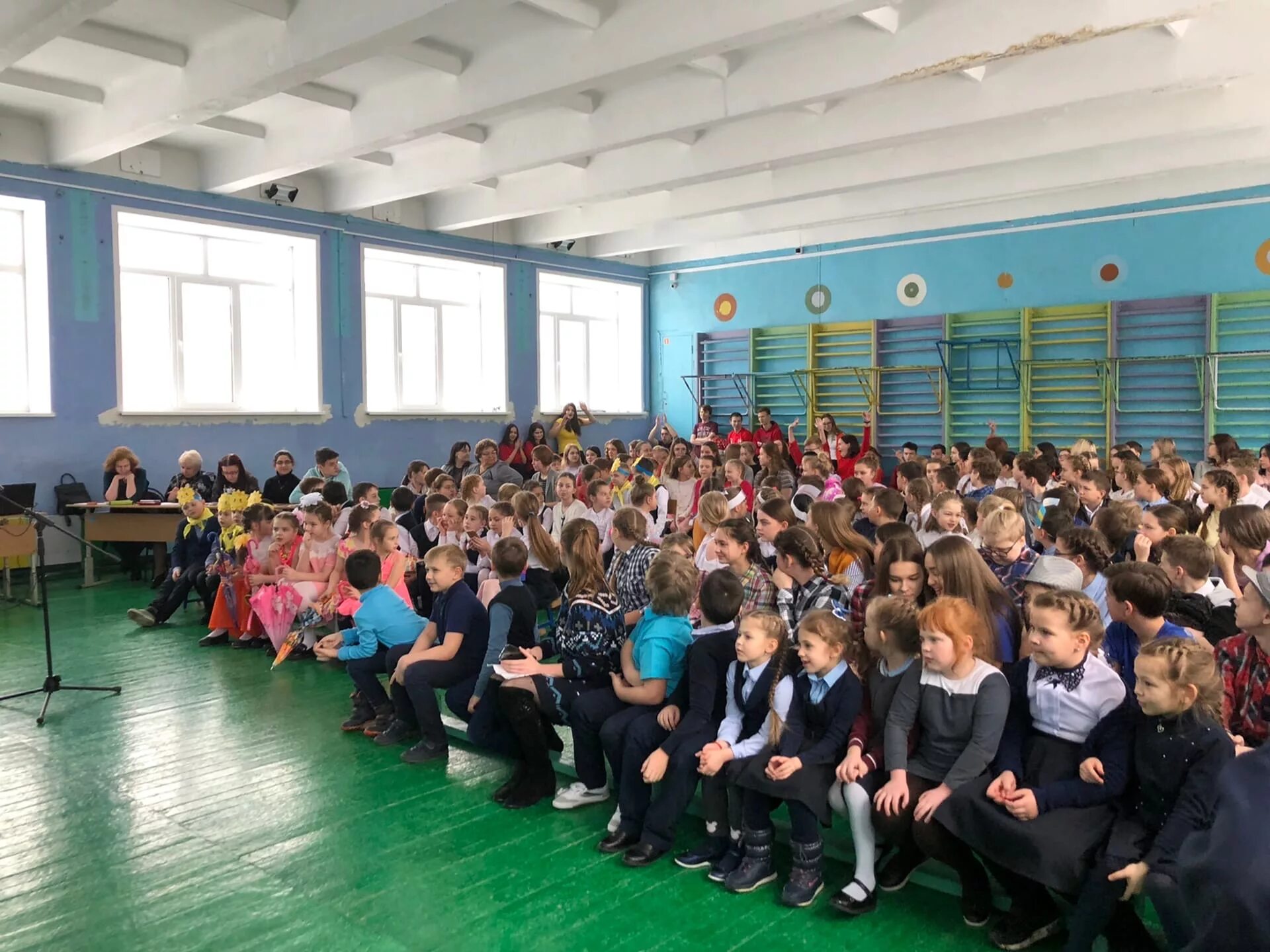 Маоу сош 1 школа полифорум. Школа № 1 полифорум, серов. Школа 1 полифорум серов. Музей школа 1 серов. Маоу сош 1 школа полифорум.