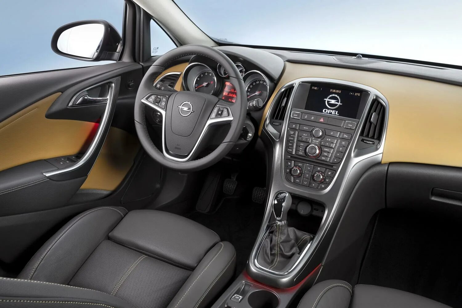 Astra салон. Opel astra j 2012 салон.