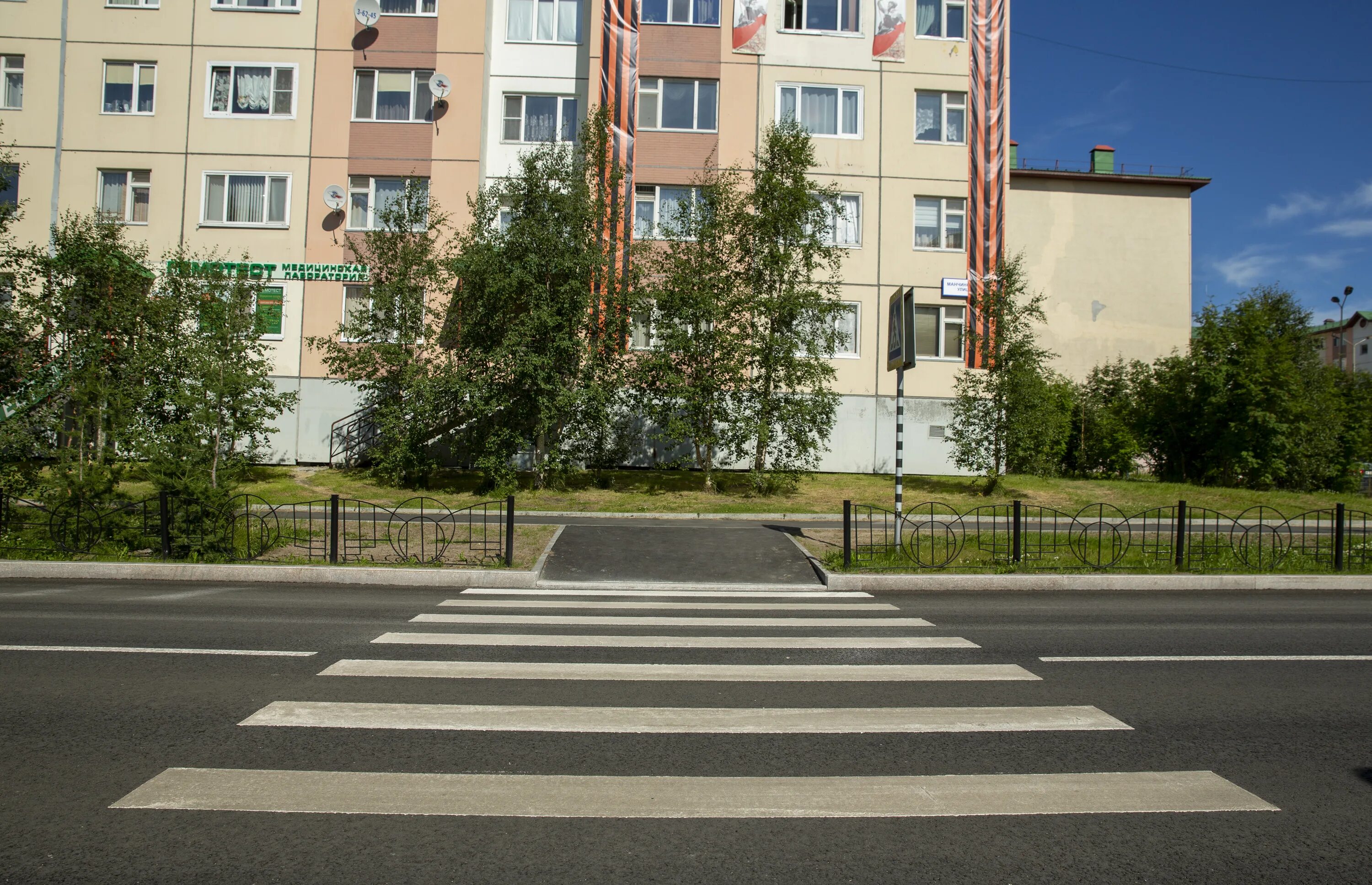 Совхозная салехард. Ул Манчинского Салехард. Манчинского 20 Салехард. Манчинского 18 Салехард. Салехард ул Совхозная 17.