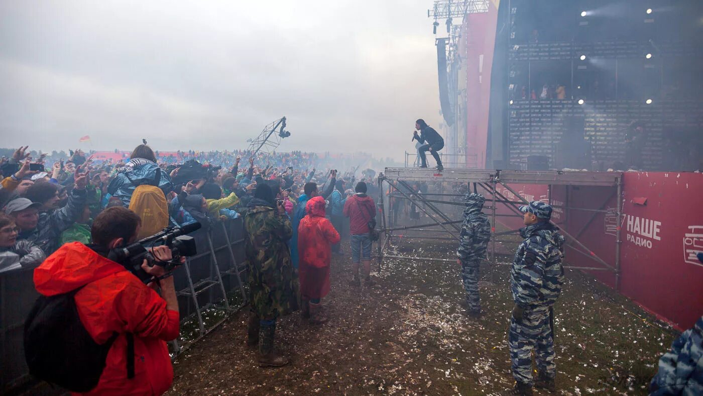 Эммаус нашествие 2007. Нашествие рязань 2006. Нашествие сцена. Нашествие 2023. Алиса нашествие.