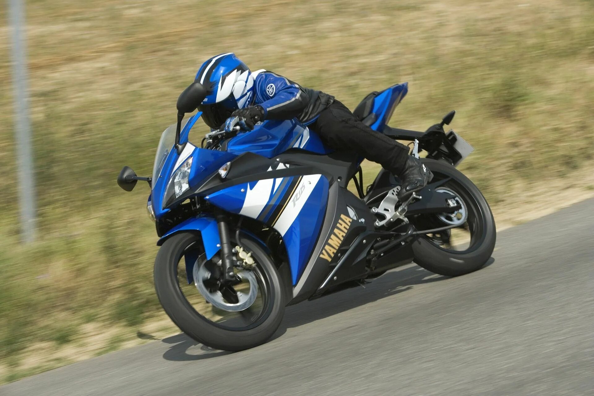 Yamaha yzf r125 максимальная скорость. Yamaha yzf-r125. yamaha yzf 125. ямаха yzf r125. yamaha yzf-r125 мотоцикл.