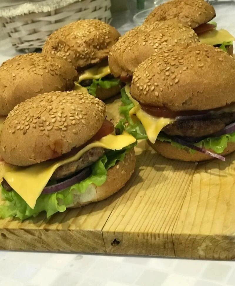 гамбургер домашний. бургер в домашних условиях. домашние бургеры. приготовление гамбургера. фруктовый бургер.