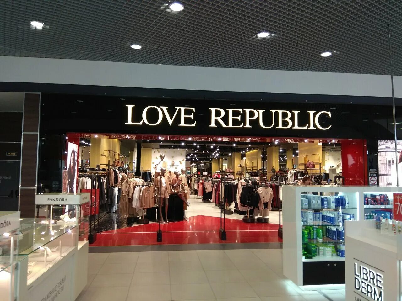 Репаблика магазин. Репаблика магазин. Репаблика магазин. Love republic магазин внутри. Репаблика магазин.