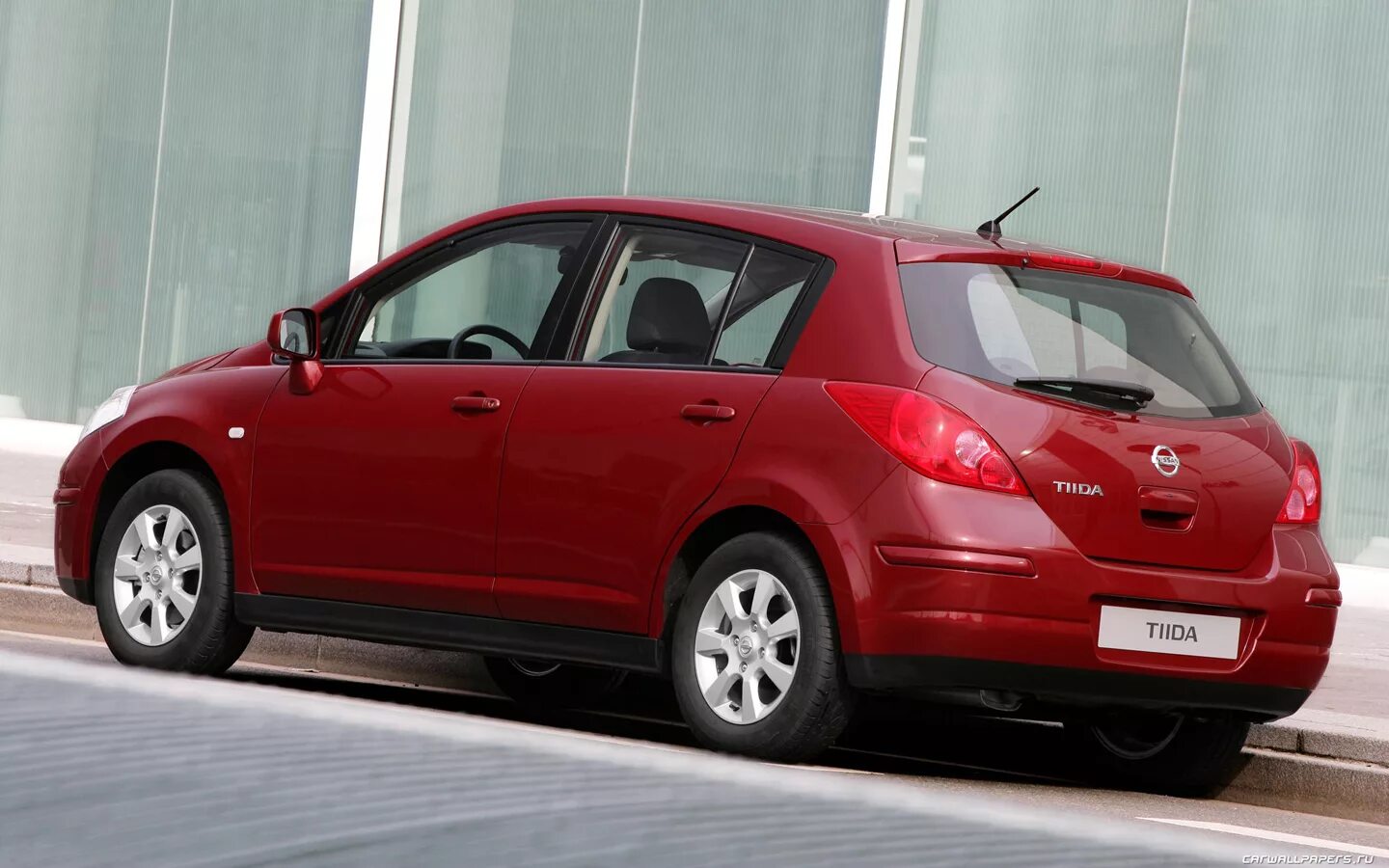 Ниссан хэтчбек отзывы. Ниссан тиида 2010 хэтчбек. Nissan tiida 2008. Ниссан тиида хэтчбек. Nissan tiida 1.