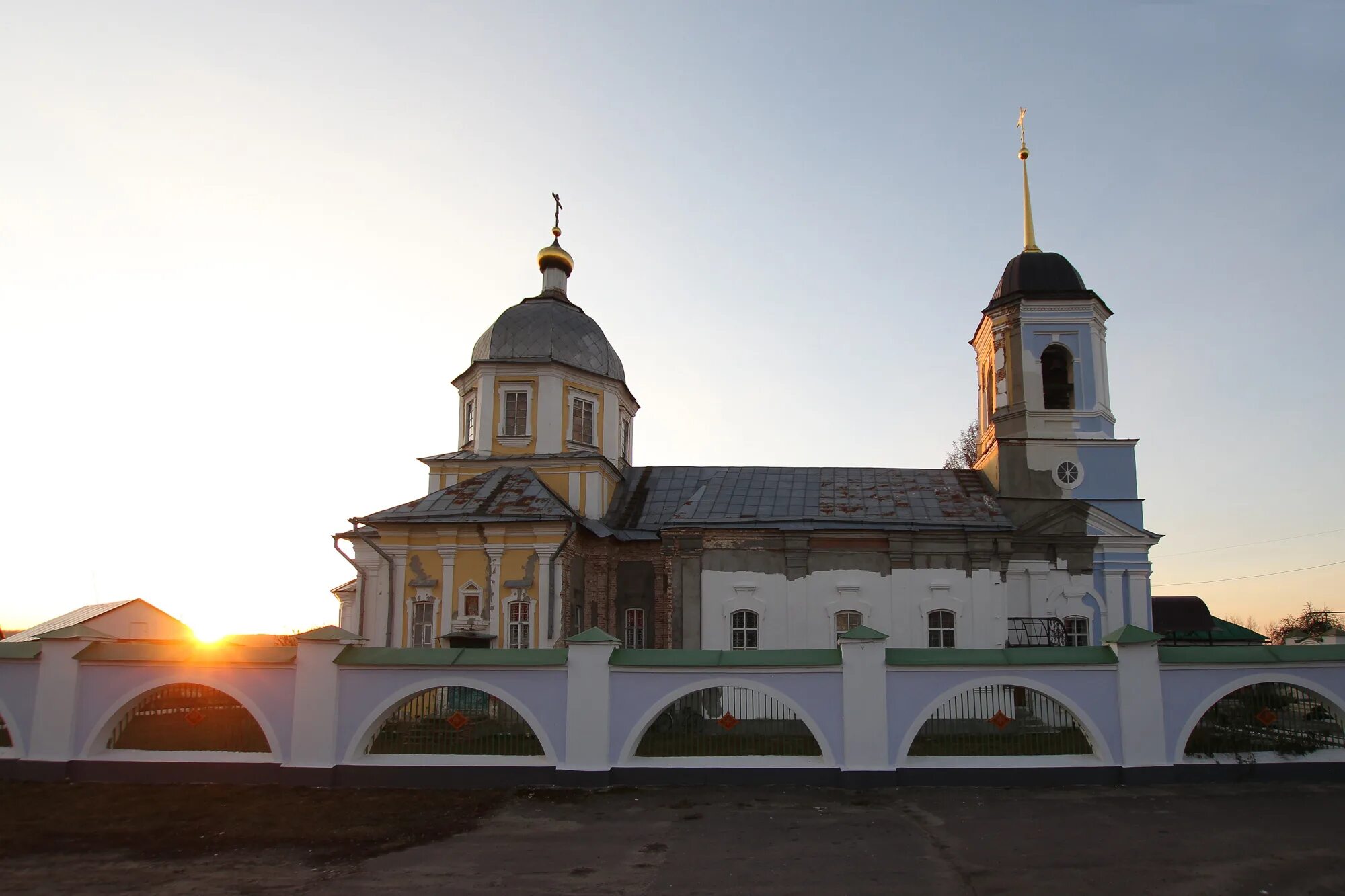 Дмитровск орловский погода на 10. Дмитровск храм Димитрия Солунского. Дмитровск Орловский храм Дмитрия Солунского. Церковь Дмитрия Солунского в Дмитровске. Церковь Дмитрия Солунского Дмитровск Орловская область.