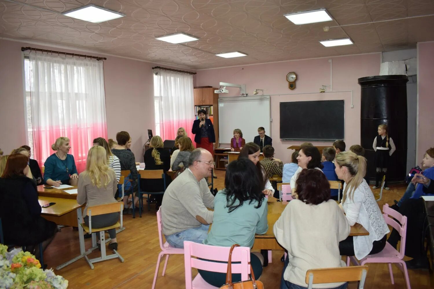 Первая школа печорская гимназия. Лингвистическая гимназия ученики. Печорская лингвистическая. Печорская лингвистическая. Печорская лингвистическая.