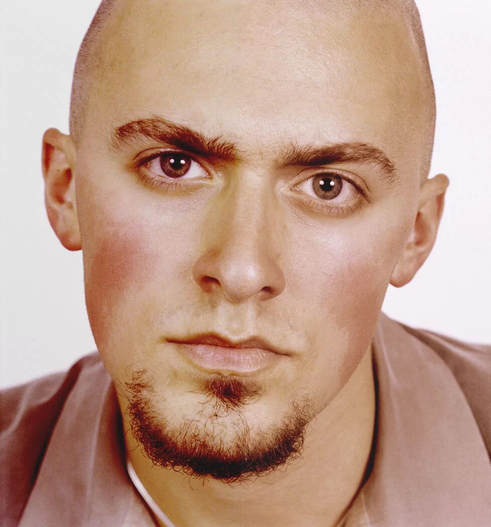 короткие стрижки для лысеющих мужчин. прическа с лысиной. прическа с лысиной. прическа с лысиной. Buzzcut tom hardy.