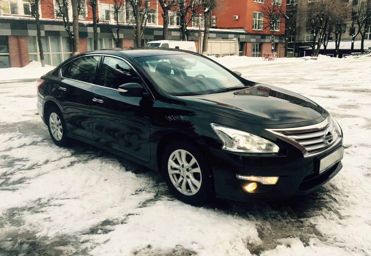 Nissan Teana кортеж. Теана с водителем. Ниссан Теана под Мерседес. Белый Лев прокат авто во Владимире.