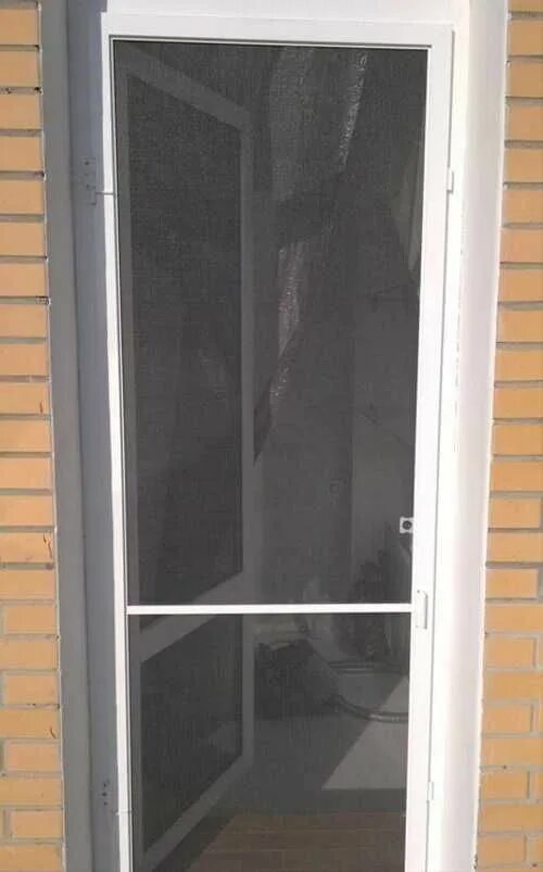 Открывающаяся сетка на дверь. Москитная дверь МД 32. Москитная сетка 46×120 графит. Москитная дверь на балкон антикошка. Дверная москитная сетка на петлях ks42.