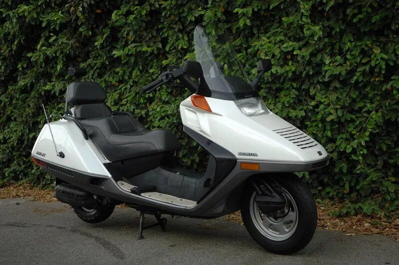 Макси скутер хонда. Honda Maxi Scooter. Honda cn250. Piaggio x10. Скутер пиаджио Гексагон.