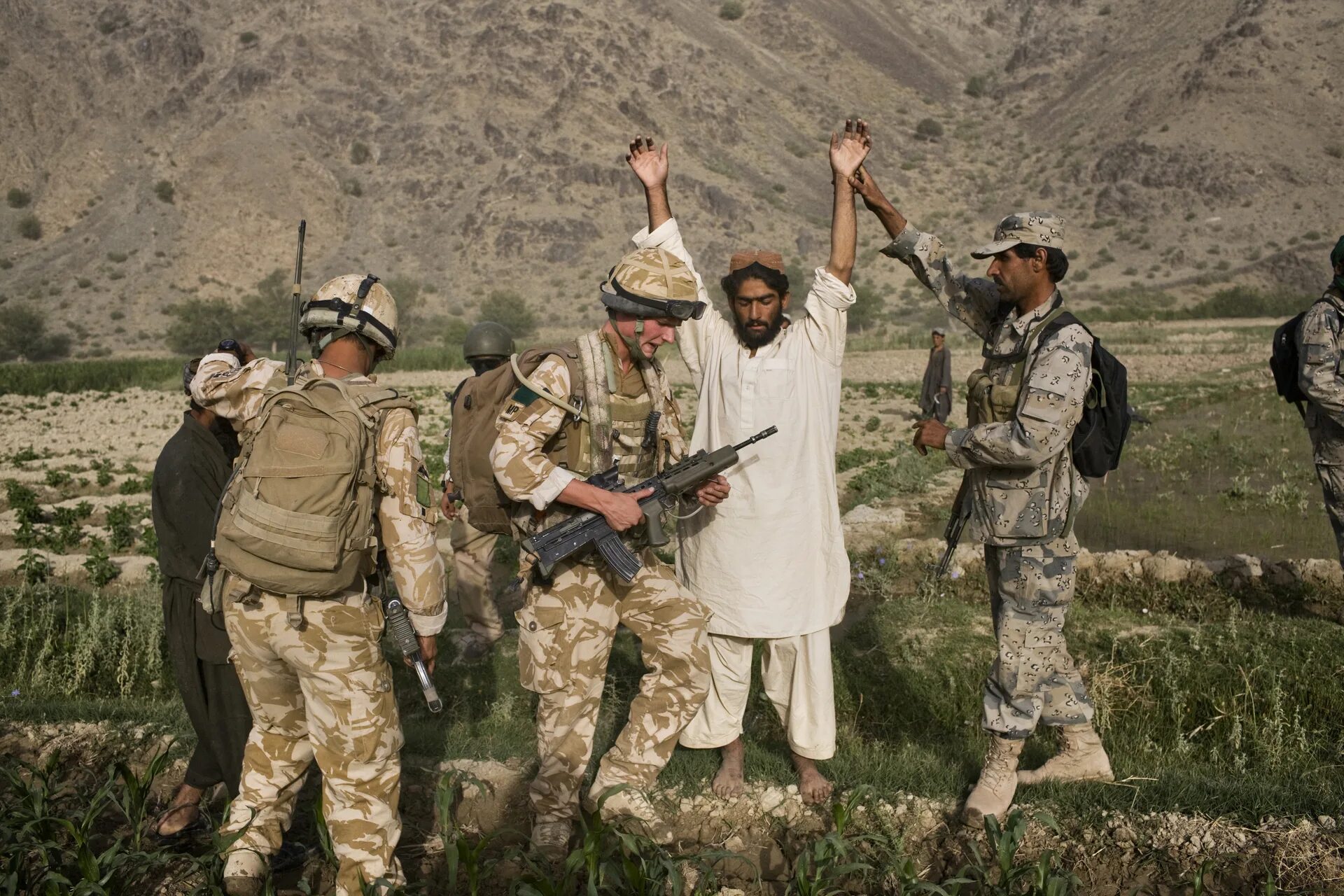 Афганистан можно. Афганистан джеймса раттрея. Сша покидают афганистан. Афганистан захватили талибы 2021. Афганистан горы война.