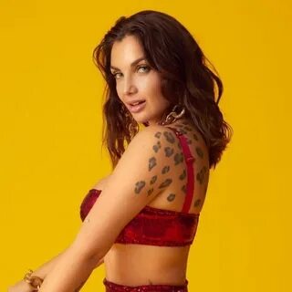 Elettra miura lamborghini è una ereditiera italiana nata a bologna il 17. 