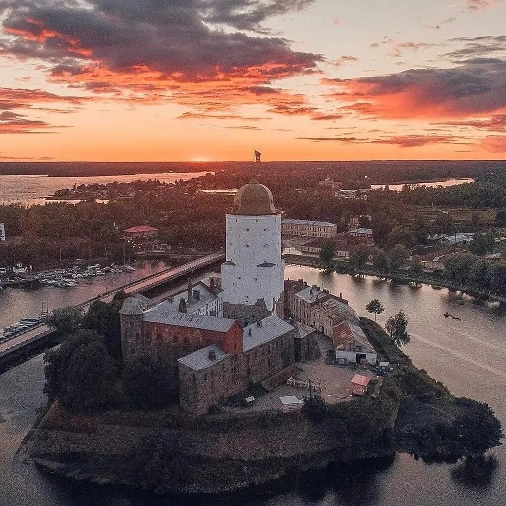 Выборгский замок достопримечательности. Выборгский замок Выборг. Выборгский замок шведский Выборг. Выборгский замок достопримечательности Выборга. Крепость Олафа в Выборге.