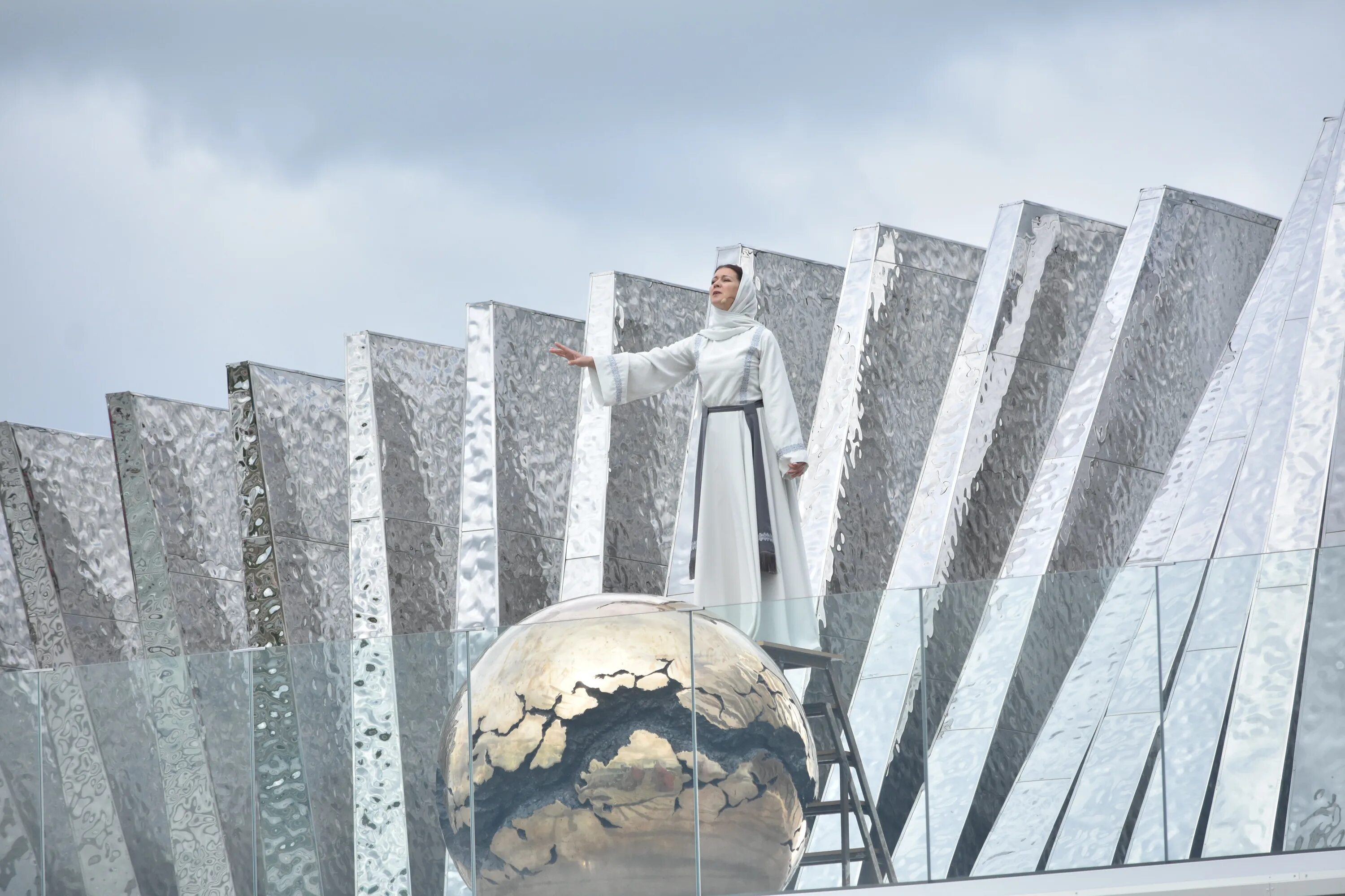 Памятник безмолвным рубежом в чувашии. Мемориал строителям безмолвных рубежей в чувашии. Монумент безмолвные рубежи. Безмолвные рубежи мемориал. Мемориал строителям безмолвных рубежей.