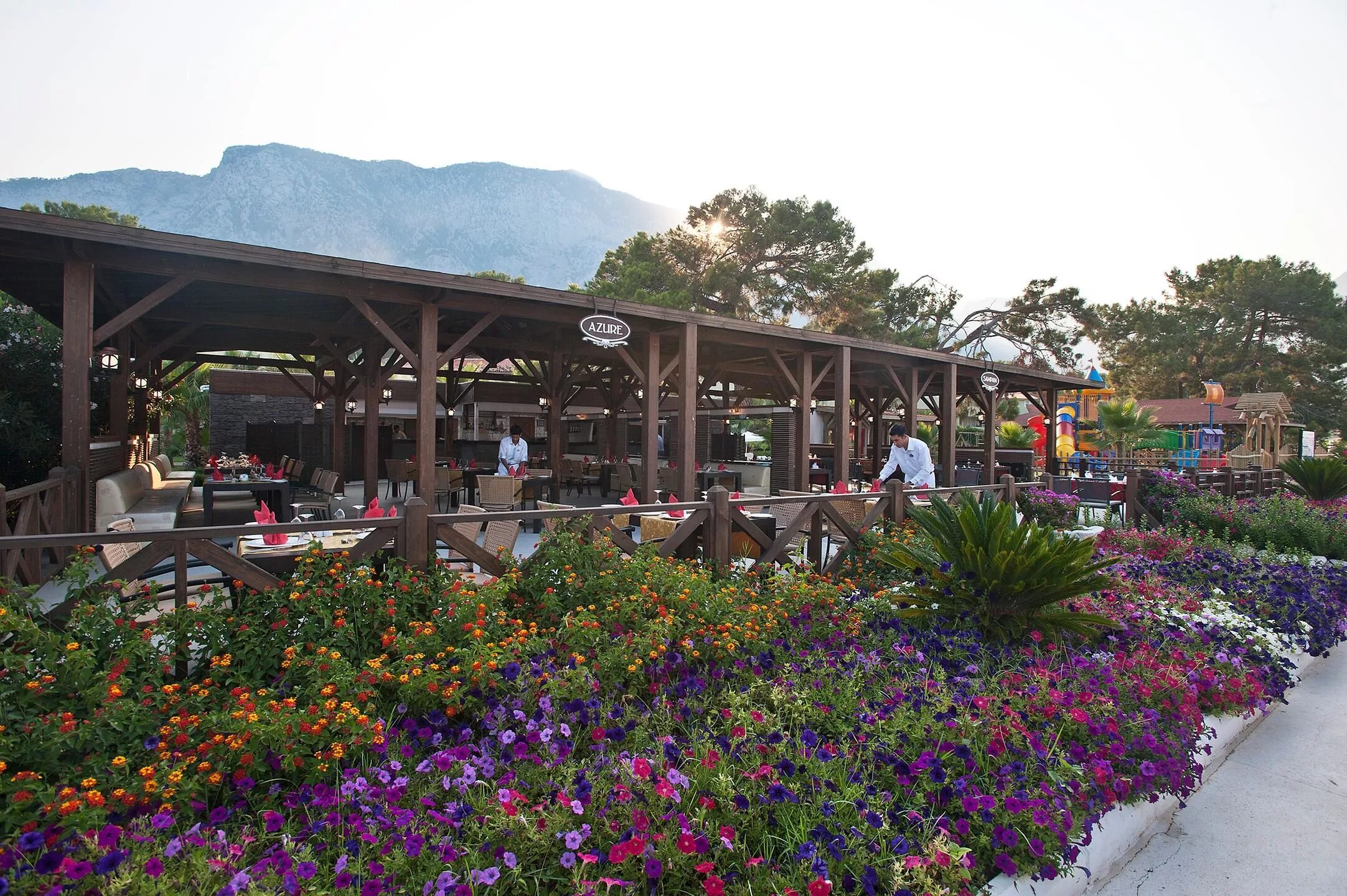 Отель кристал флора турция кемер. Отель crystal flora beach resort kemer. Crystal beach resort. Отель crystal flora beach. Кемер отель флора кристал.