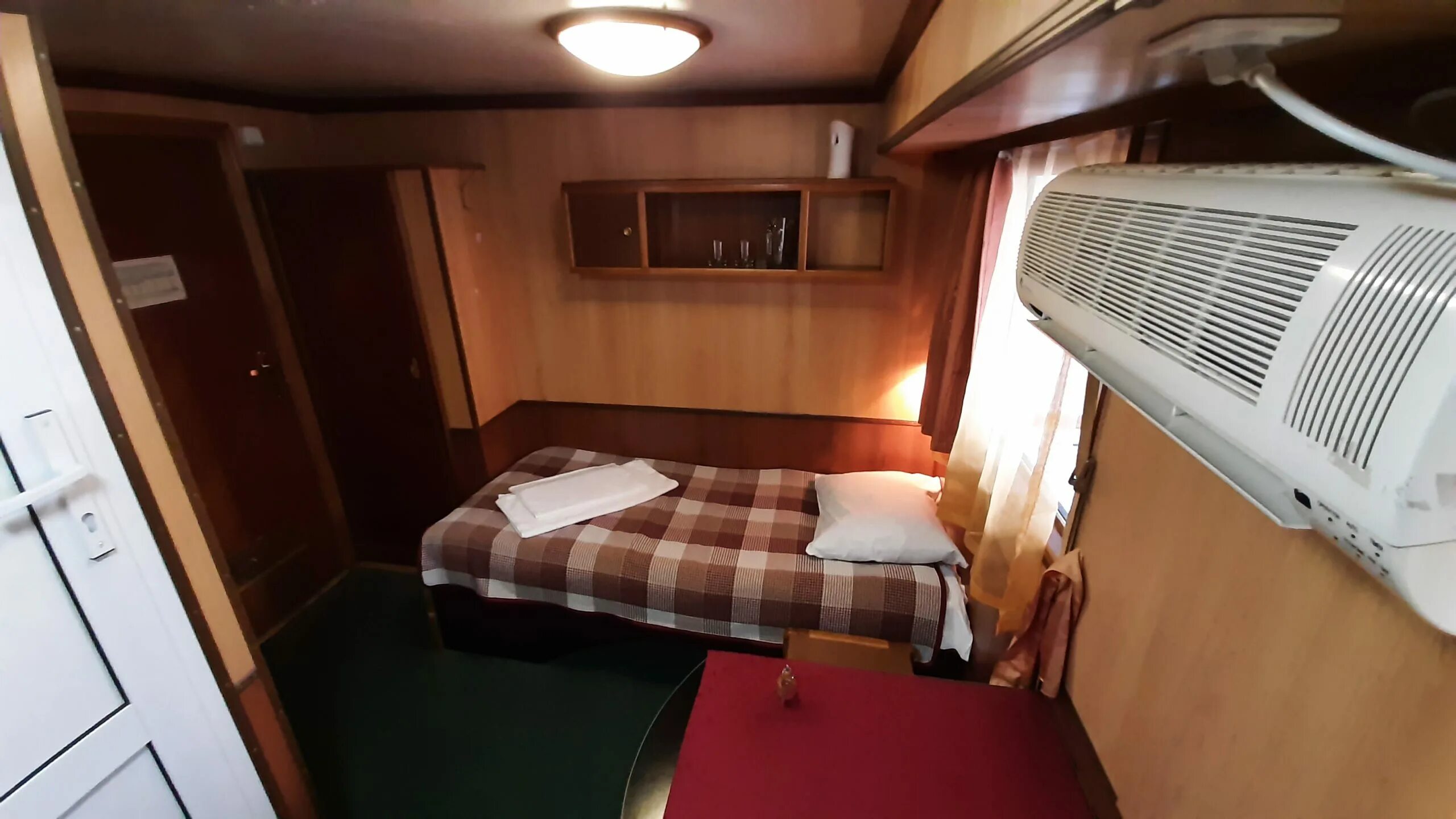 теплоход михаил кутузов в казани.