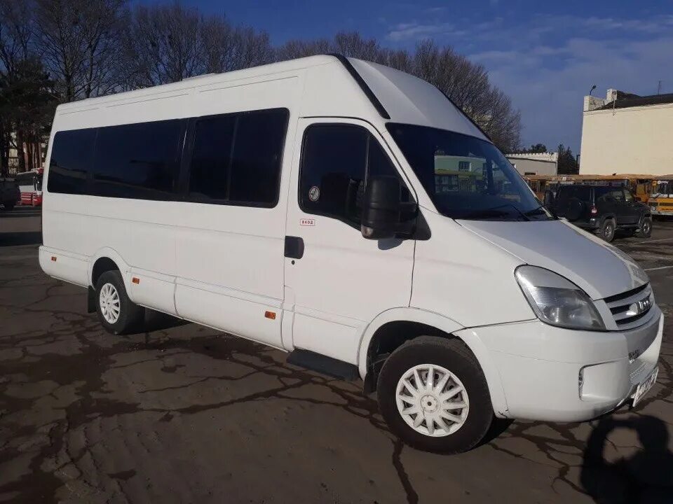 Ивеко 19 мест. Iveco Daily 2010. Ивеко микроавтобус пассажирский 19 мест. Ивеко 19м.