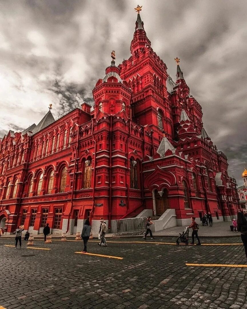 Места здания. Места здания. Воробьёвы горы москва мгу ночью. Заброшенная красный треугольник фабрика в питере сталкер. Дворец земледельцев казань архитектура.