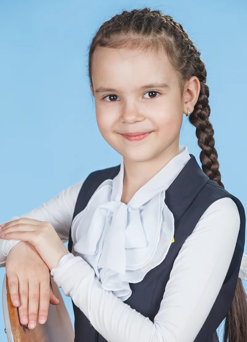 фотопортретов первоклассников. фотопортрет школьника. школьная портретная съемка. портреты при естественном освещении на улице. школьный фотопортрет.