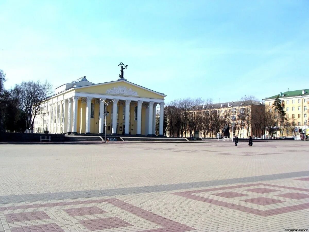Белгород соборная соборная площадь. Соборная площадь белгород. Соборная площадь белгорода фото. Центральная площадь белгорода. Соборная площадь белгорода фото.