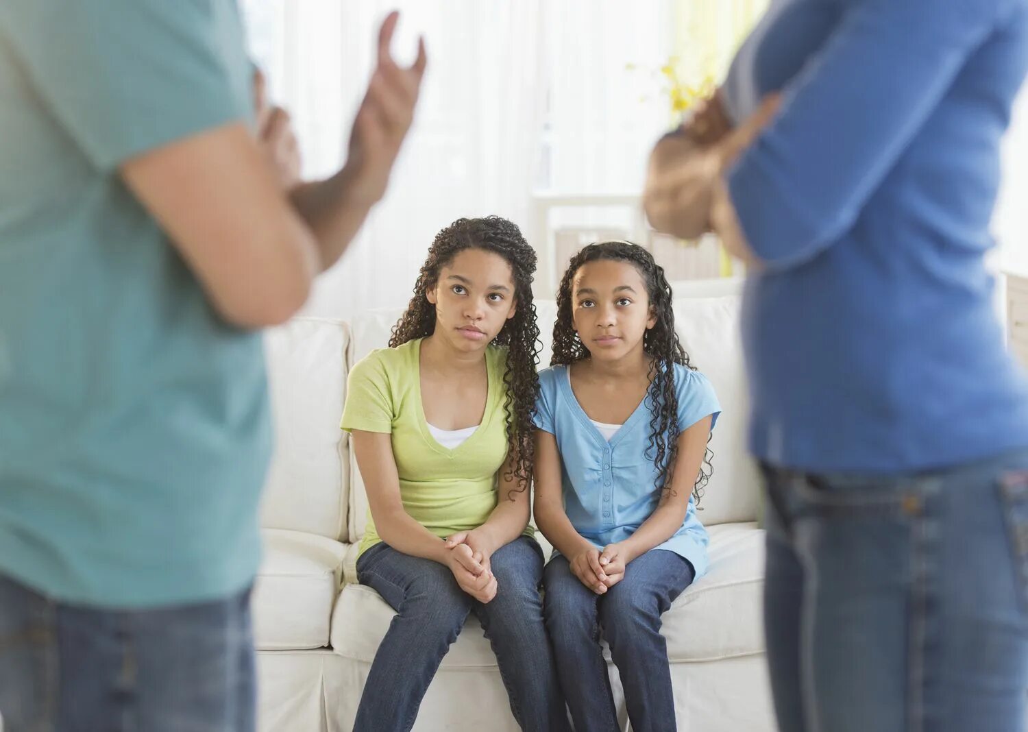 Отвержение ребенка родителями. Споры о детях. Parent period. Родители ссорятся. Подросток в депрессии.