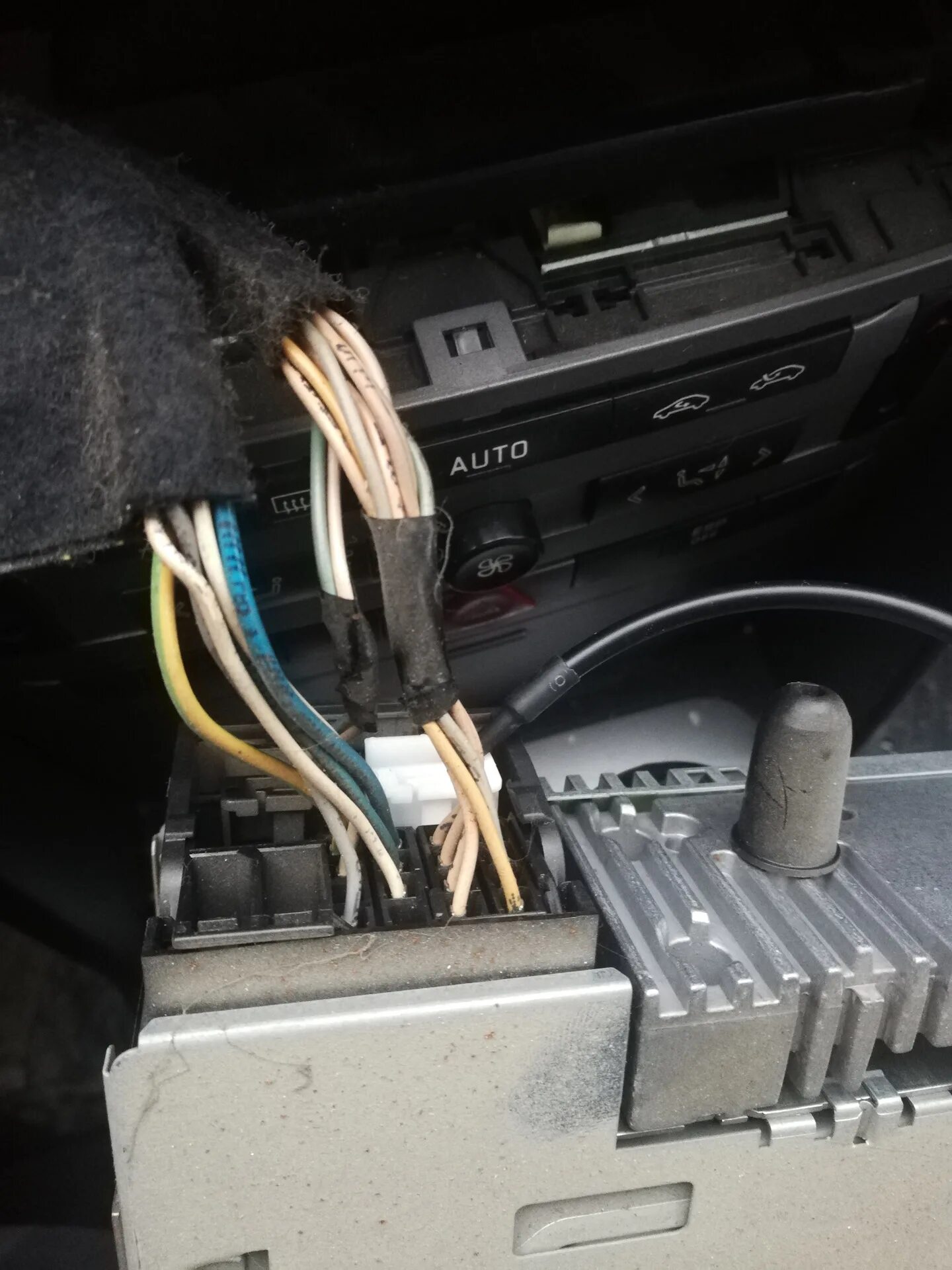 Подключил aux - Peugeot 407, 2 л, 2005 года автозвук DRIVE2