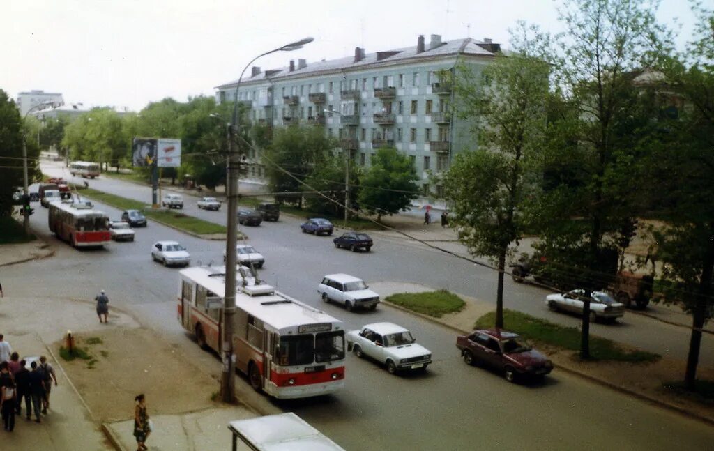 Фото 2000. Самара 2000 год. Ул Победы Новороссийск 2000 год. Самара 2000 год фото. Россия в 2001 году улицы.