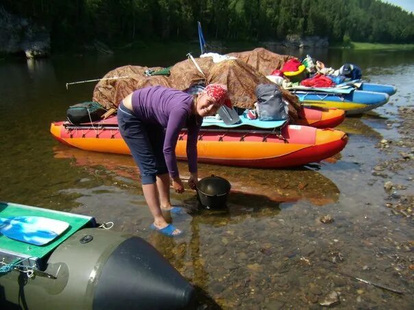 Сплав по реке чусовая. Водный туризм в туве. Песни про сплав по реке. Пиратский сплав. Сплав на рафтах.