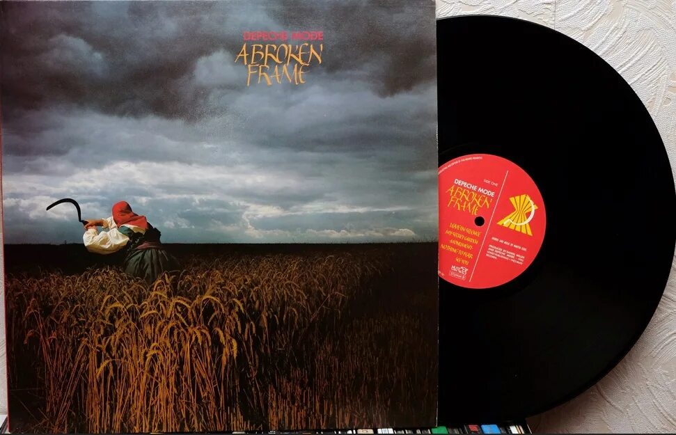 A broken frame depeche. Depeche mode a broken frame 1982. depeche mode a broken frame обложка 1982. depeche mode 1982 альбом. обложка depeche mode broken.