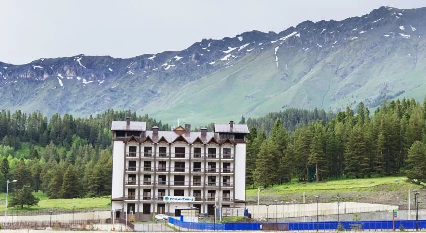 Архыз горнолыжный курорт романтик 2. Архыз романтик камеры. Поселок романтик архыз карачаево черкесия. Поселок романтик архыз. Лунная поляна архыз подъёмник.