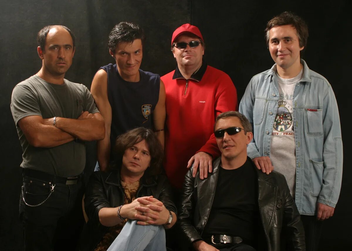 Разные люди + чиж группа. Группа разные люди. Всяком группа. Фотосессия музыкальной группы. Всяком группа.